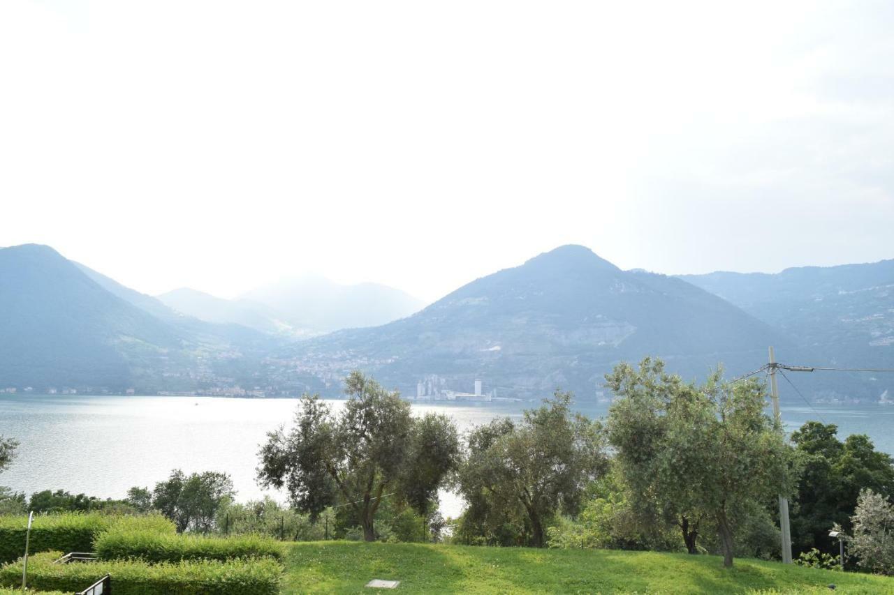 Appartamento Agnesi Monte Isola Exterior foto